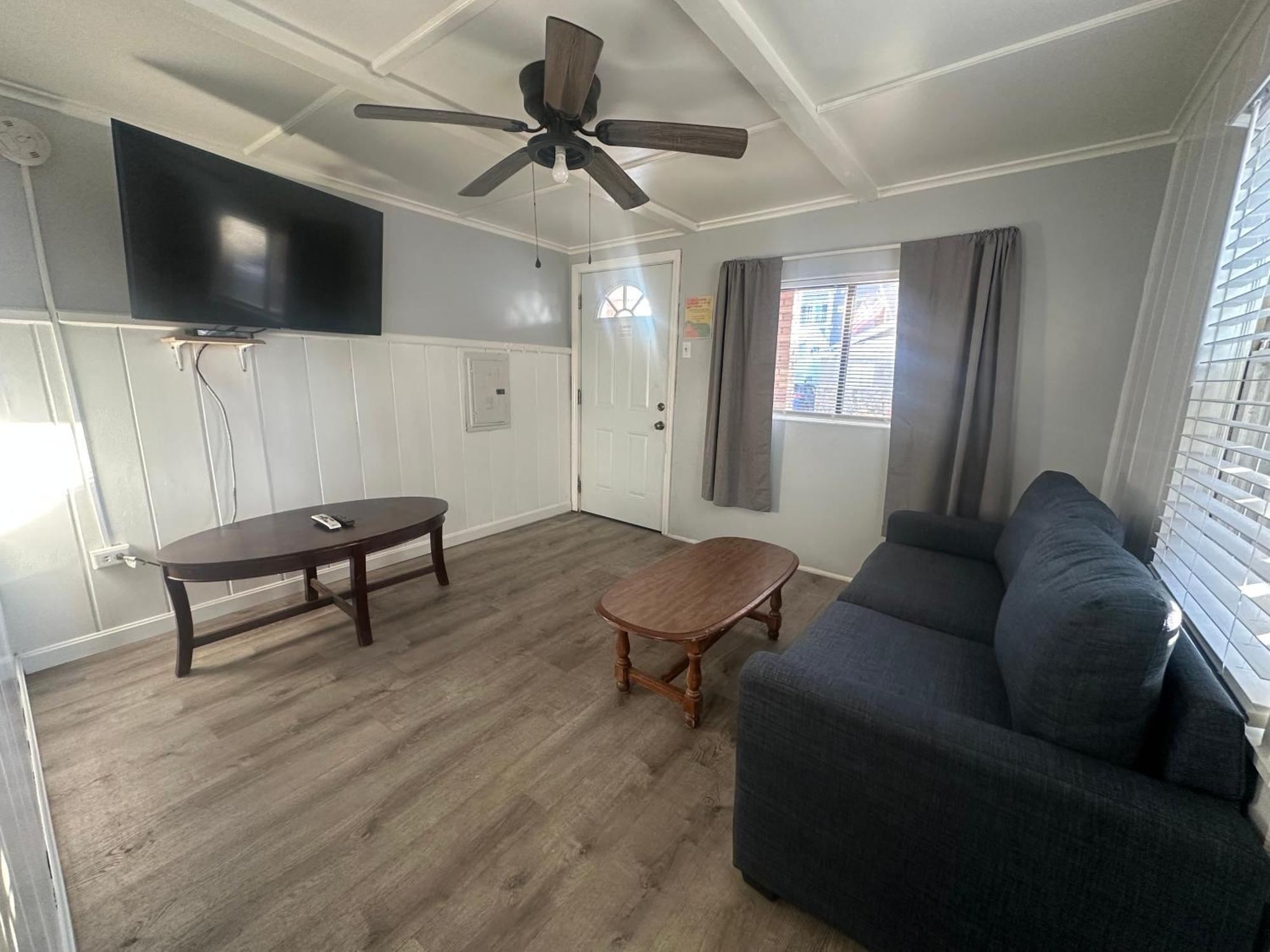 Nautical Beach Properties Hampton Esterno foto